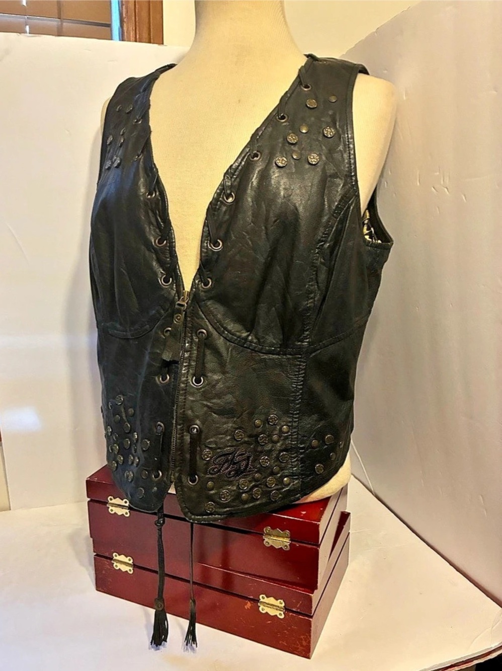 Harley-Davidson Genuine MotorClothes leather vest Studded Leather Vest XL